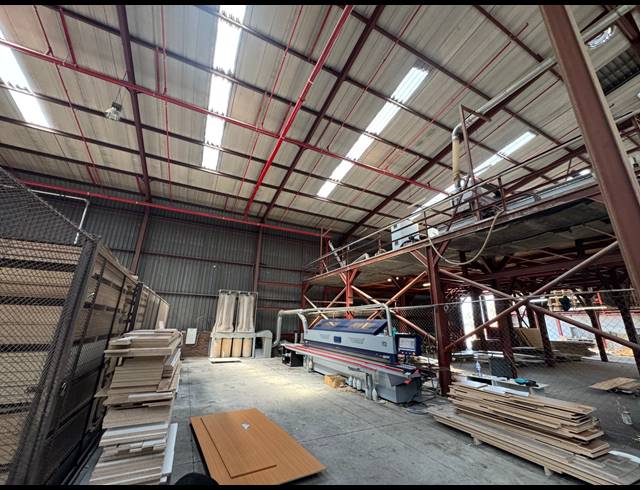 3,300M² WAREHOUSE FOR SALE IN EASTGATE
